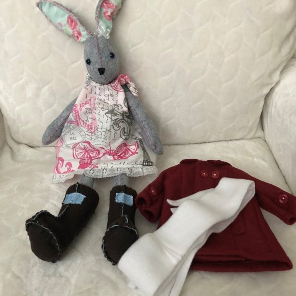 Bunny, coat, scarf, boots and dress - Picture 5 of 8